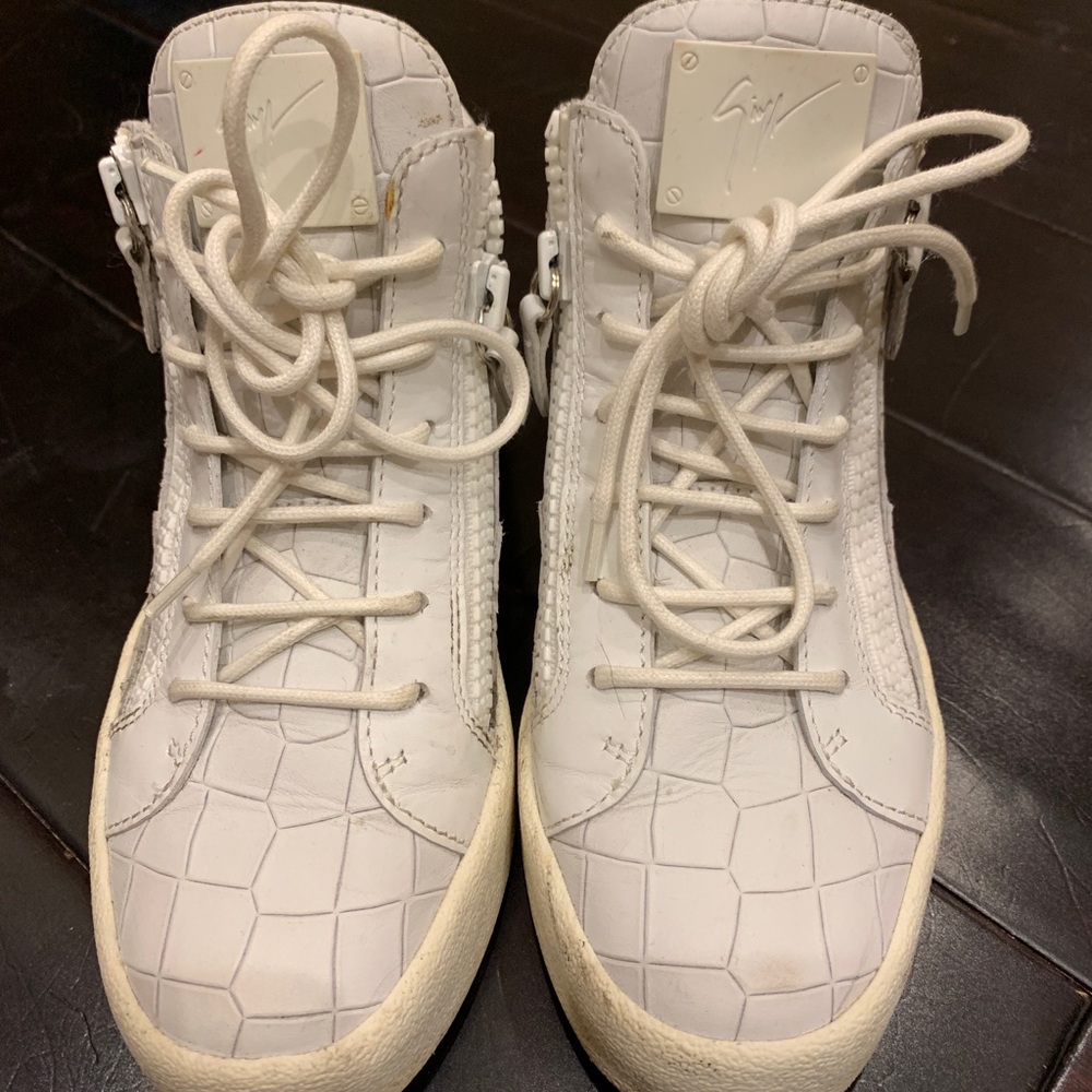Limited edition white Giuseppe’s